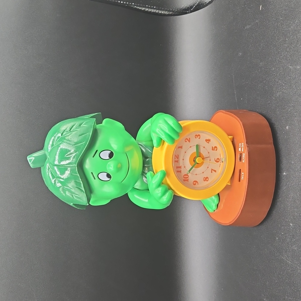 VINTAGE PILLSBURY LITTLE SPROUT TALKING ALARM CLOCK 1985